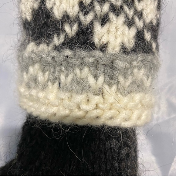 Handmade in Iceland Sheep’s Wool knitted Slipper Booties / Leather padded soles - Picture 3 of 3